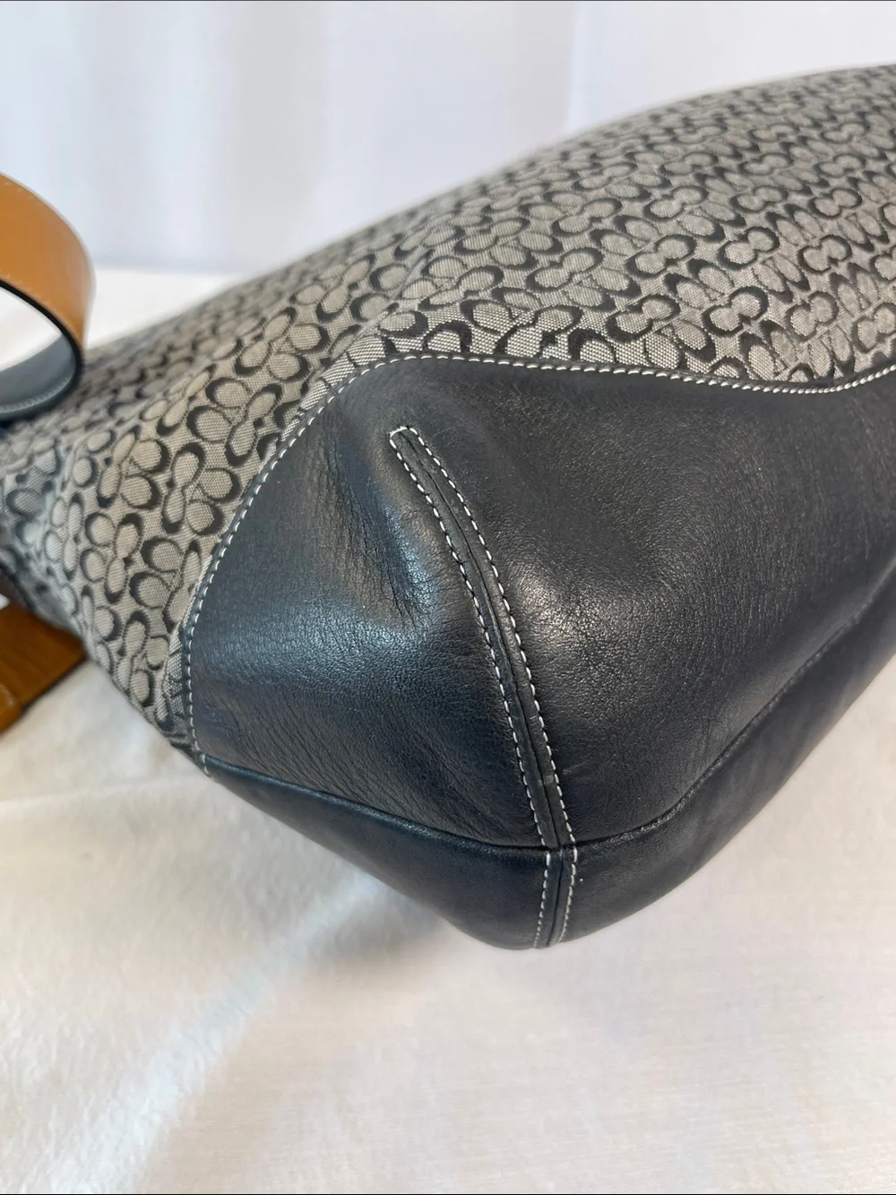 Coach  G3K-5706 1993 Vintage Small C Signature Messenger Saddle Bag